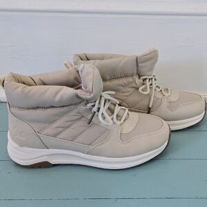 Eddie Bauer Women's Cream Winter Boots